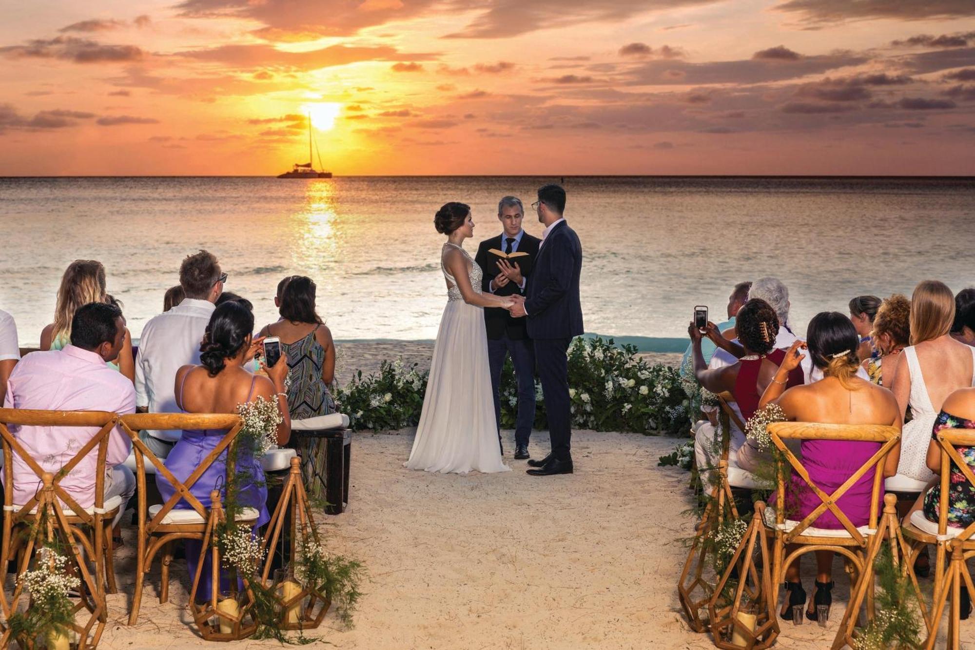 ザ ウェスティン グランド ケイマン セブン マイル ビーチ リゾート&スパ West Bay エクステリア 写真