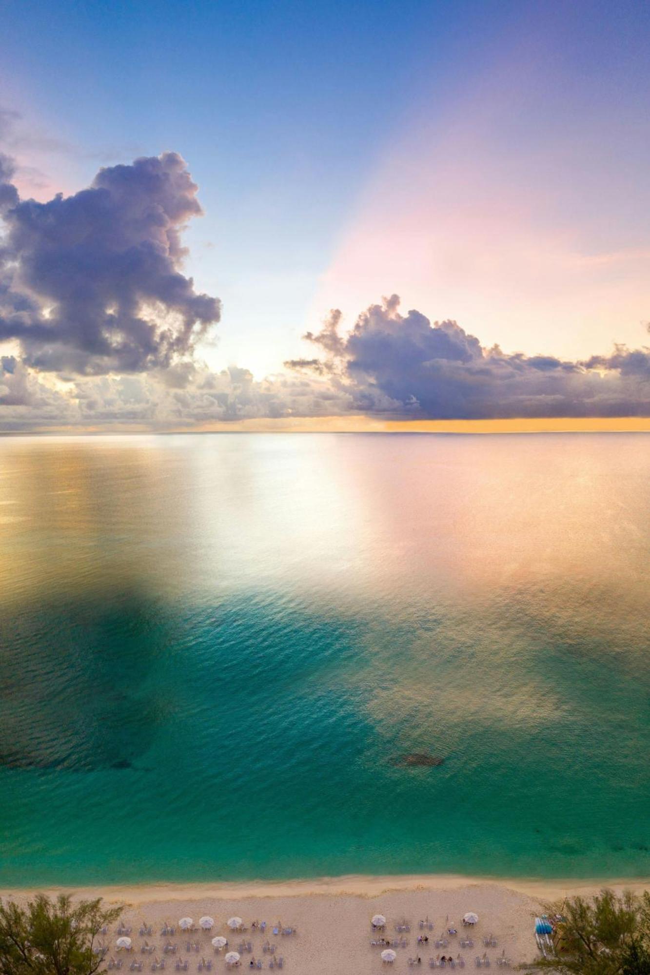 ザ ウェスティン グランド ケイマン セブン マイル ビーチ リゾート&スパ West Bay エクステリア 写真